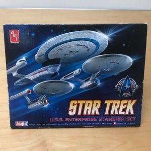 Star Trek USS Enterprise Model Set. Snaptite. 3 ships: original, refit, B